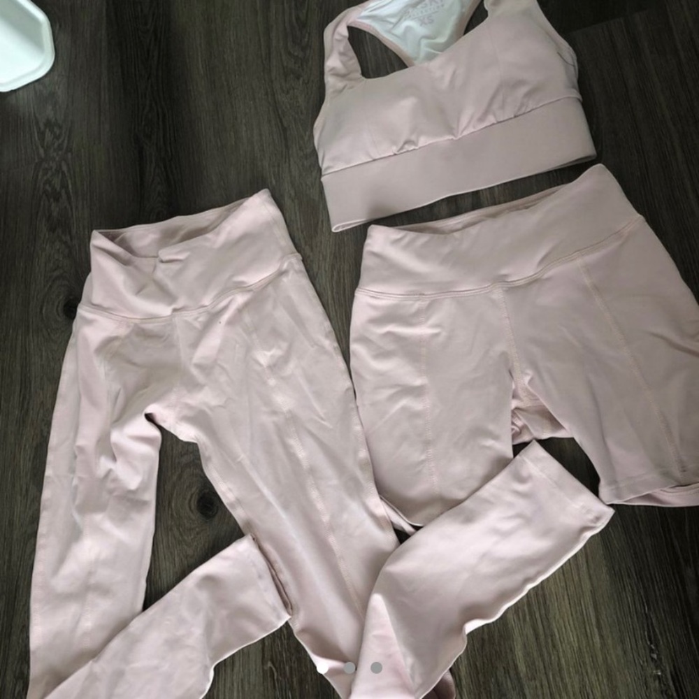 NYFW Benefit Pink Saski set XS